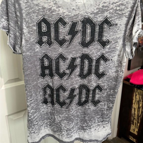 Oddpeople AC/DC Vintage Gray and Black Lightning Bolt Short Sleeve Tee - Picture 6 of 9